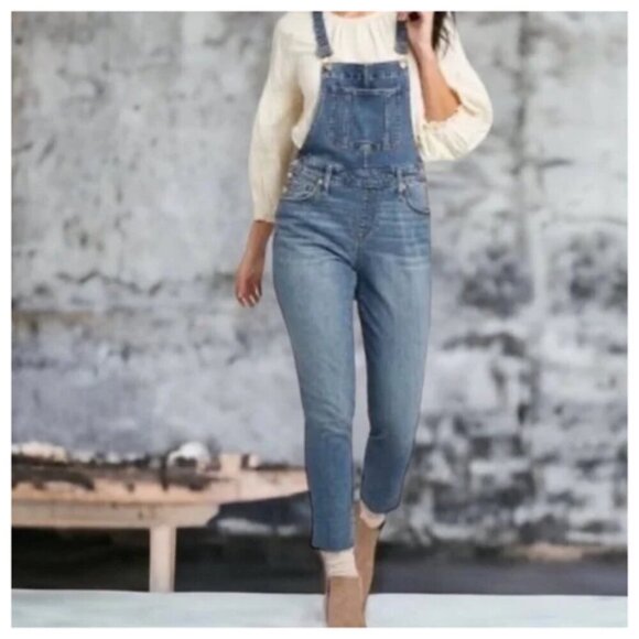 Universal Threads Long Light Wash Denim Overalls Raw Hem Stretch Blues 00/24 - Picture 1 of 8